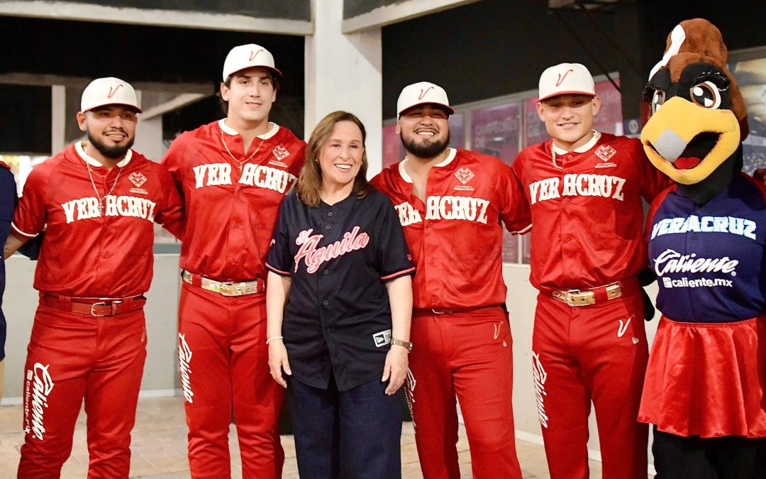 Rocío Nahle acompaña a El Águila de Veracruz en el inicio de temporada de la Liga Mexicana de Béisbol