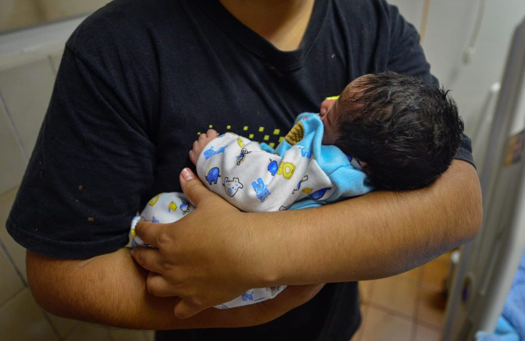 Lactancia fortalece vínculo entre madres e hijos: SS