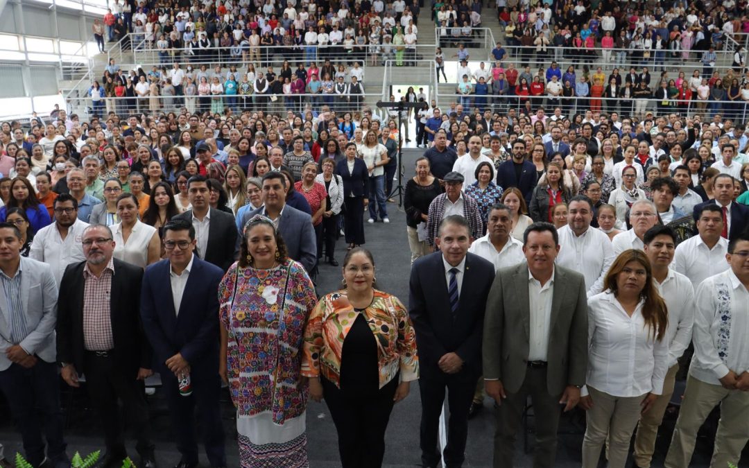 Se reúne SEV con más de 1,500 representantes de escuelas particulares