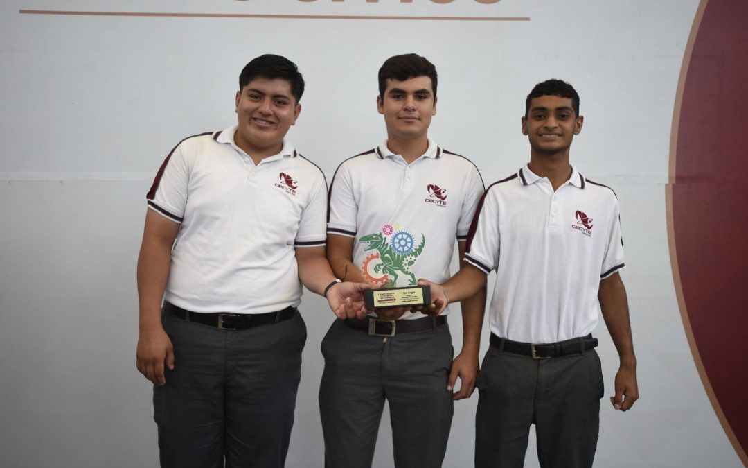 Estudiantes del CECyTEV ganan concurso nacional con vehículo solar 