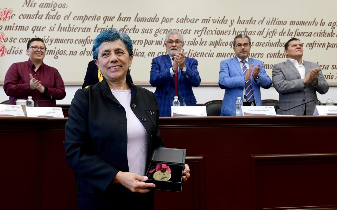 Entrega Cabildo Medalla al Mérito Artístico
