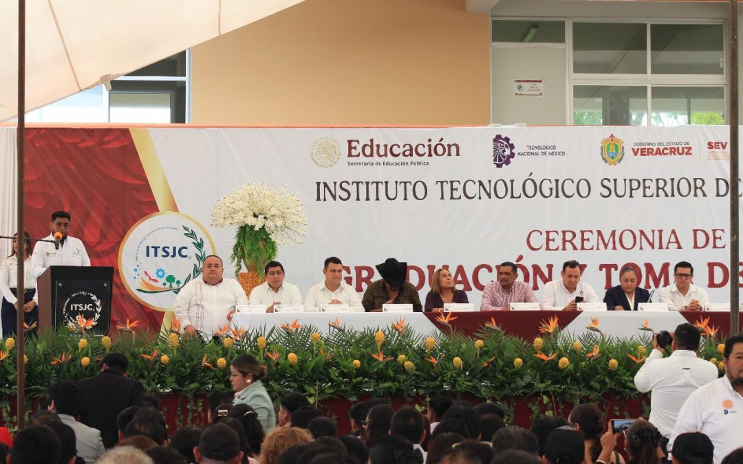 Se gradúan 103 nuevos profesionistas del Tecnológico de Jesús Carranza