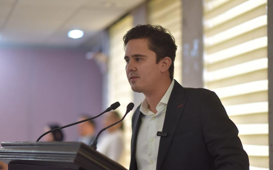 Rafael Fararoni presenta exhorto para proteger fuentes de agua y regular uso del suelo en San Andrés Tuxtla