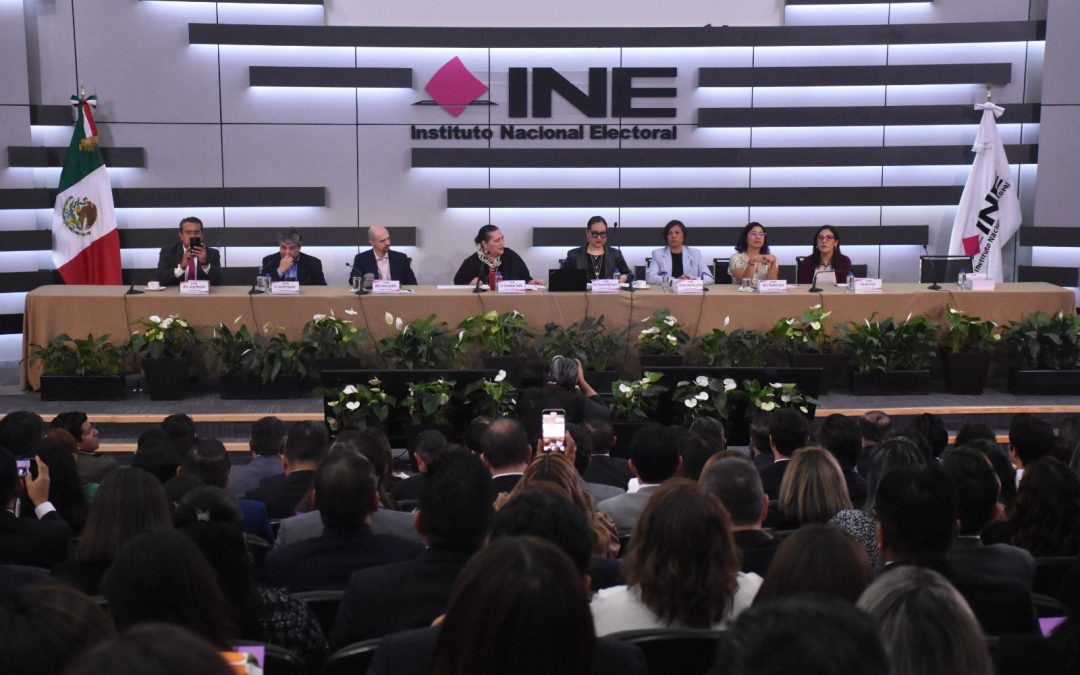 Entrega INE constancias de mayoría a personas magistradas de Circuito y juzgadoras de Distrito 