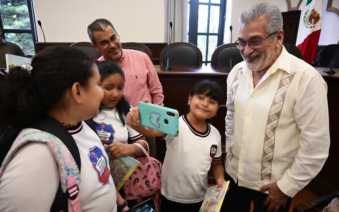 Recibe Alberto Islas a alumnado de la Primaria “Graciano Valenzuela”