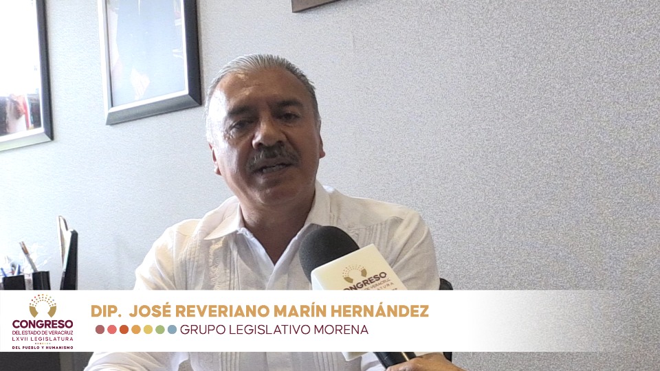 En Veracruz, aumento salarial a 130 mil maestros y personal del sector educativo