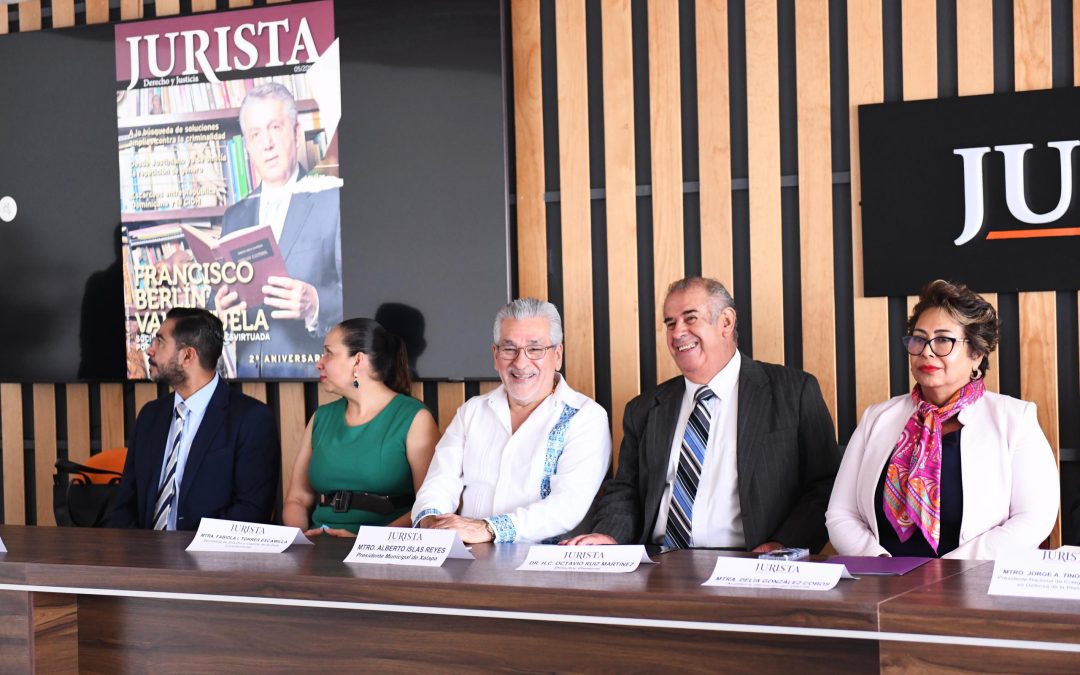 Reconocen labor de abogados en su día