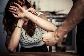 Persiste violencia contra la mujer a pesar de avances en la materia, señalan activistas
