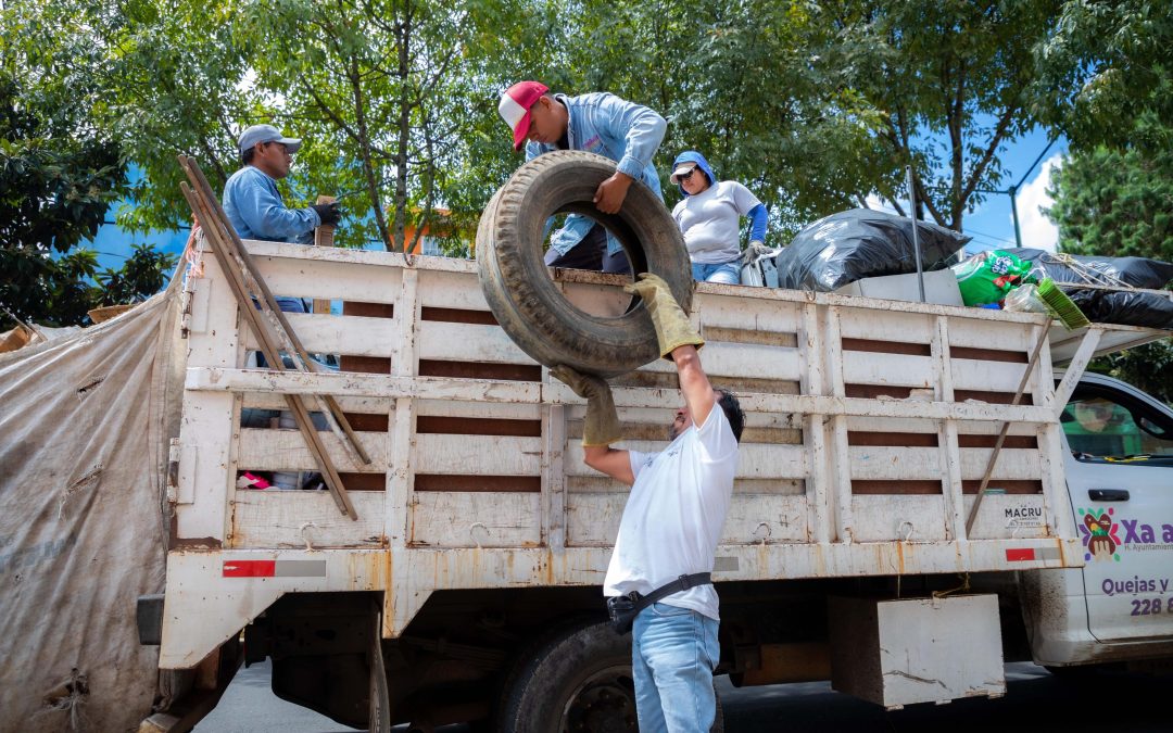 Realiza Ayuntamiento jornada de descacharrización en la Obrero Campesina