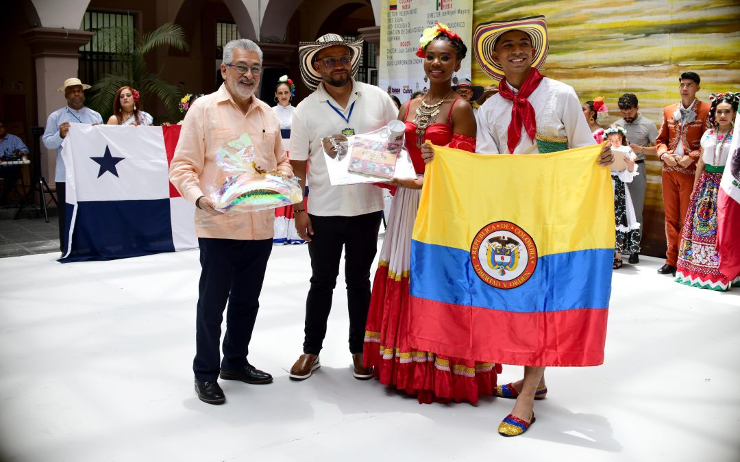 Recibe Alberto Islas a participantes del Festival Folklórico InspirArte