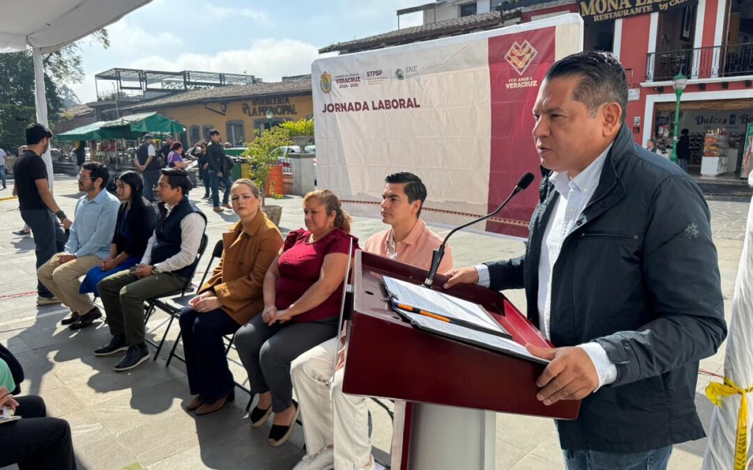 Concentra Jornada de Empleo en Coatepec más de 200 oportunidades laborales