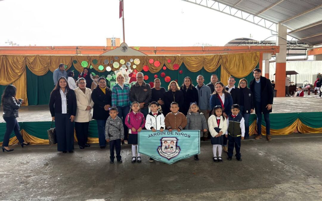 Autoridades municipales de Misantla, conmemoran el 109 Aniversario de la Constitución Mexicana
