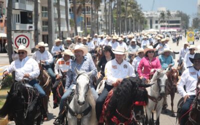 Cabalgata reúne a 3 mil jinetes y caballos en el cierre del Congreso del Caballo 