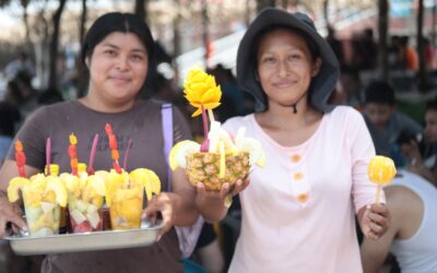 Entre olas tranquilas y ambiente familiar, playas registran alta afluencia turística este sábado