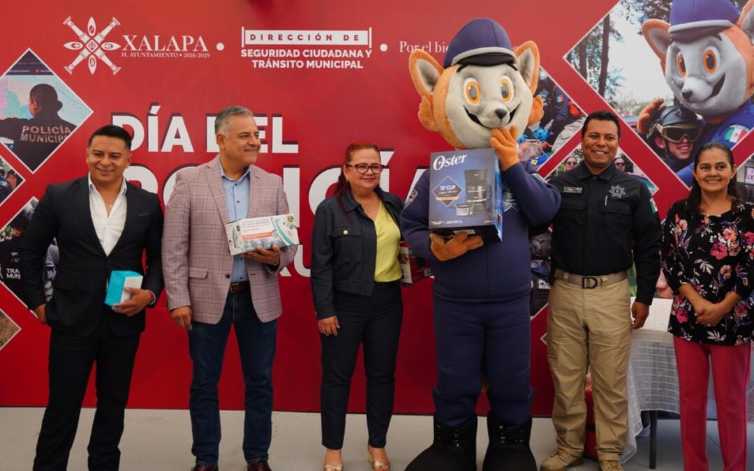 Ayuntamiento de Xalapa celebra a sus policías